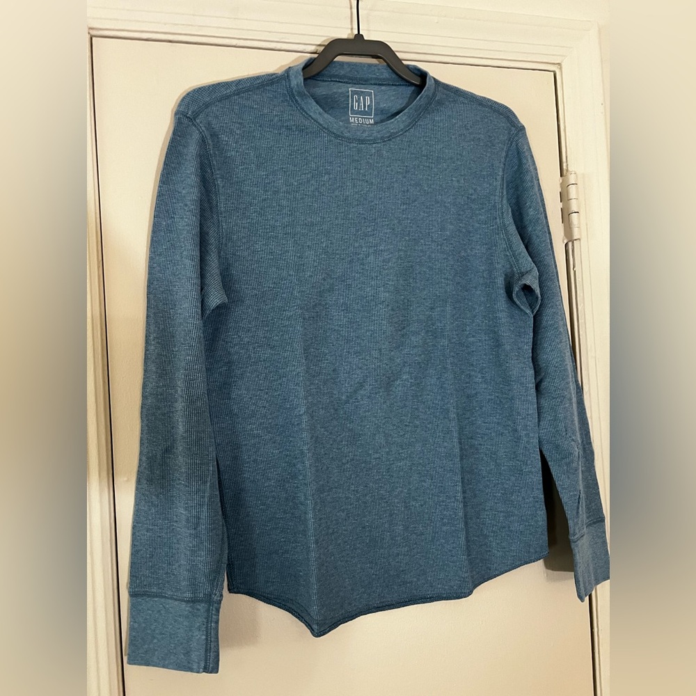 Gap Thermal Blue Long Sleeve
Size Medium